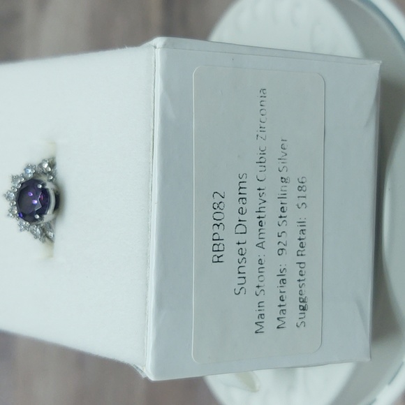 Bomb Party~Holiday Gifting Collection~Size 6. - Picture 3 of 6